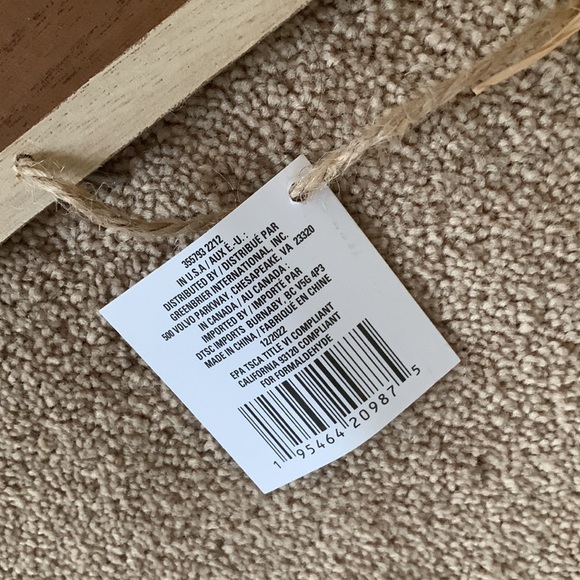 NWT Birch & Vine Cursive “Thankful” Decoration Wall Mural - Picture 2 of 5